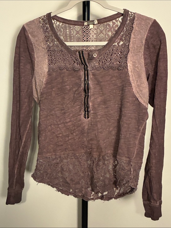 gimmicks by BKE Tops - gimmicks by BKE Henley Style Top distressed lace mineral wash brown small